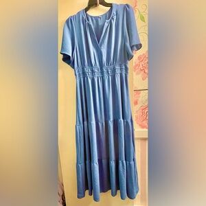 Blue Tiered MIDI Dress, Elastic Waist
SIZE XLARGE     **LIKE NEW**